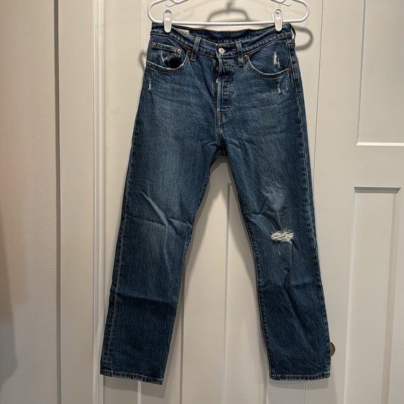 Excellent condition Levi's Women's 501 Original Cropped Jeans 28x28 - Picture 4 of 6